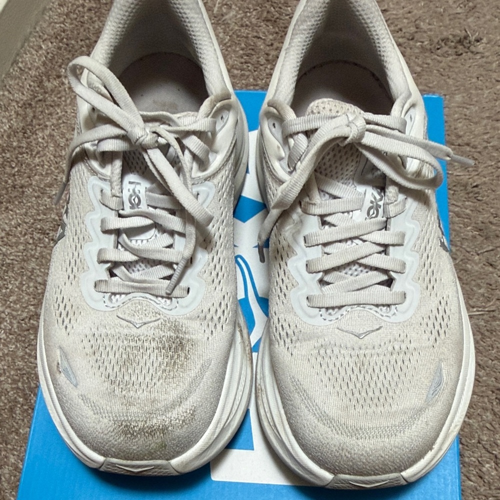 Hoka Bondi